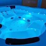 Zythogite, 23 Personnes, 9 Chambres, 6 Salles De Bain, Bbq, Jacuzzi, Jardin, Billard Tatil Evi *