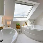 Zythogite, 23 Personnes, 9 Chambres, 6 Salles De Bain, Bbq, Jacuzzi, Jardin, Billard *