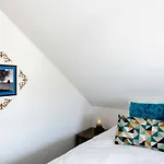 Zythogite, 23 Personnes, 9 Chambres, 6 Salles De Bain, Bbq, Jacuzzi, Jardin, Billard Tatil Evi Tintigny