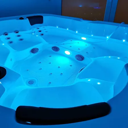 Zythogite, 23 Personnes, 9 Chambres, 6 Salles De Bain, Bbq, Jacuzzi, Jardin, Billard בית נופש *