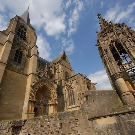 Zythogite, 23 Personnes, 9 Chambres, 6 Salles De Bain, Bbq, Jacuzzi, Jardin, Billard * Tintigny