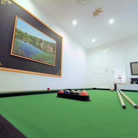 Zythogite, 23 Personnes, 9 Chambres, 6 Salles De Bain, Bbq, Jacuzzi, Jardin, Billard 펜션 Tintigny