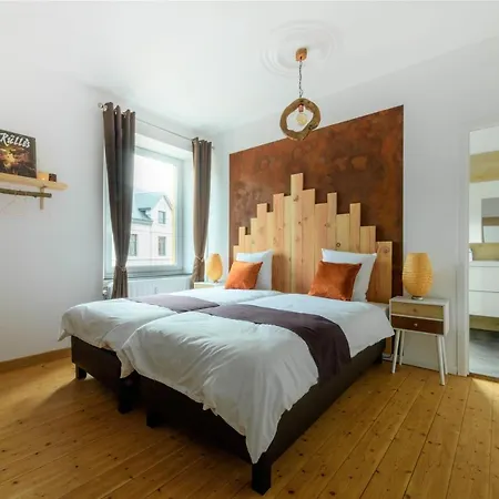 Zythogite, 23 Personnes, 9 Chambres, 6 Salles De Bain, Bbq, Jacuzzi, Jardin, Billard Tintigny