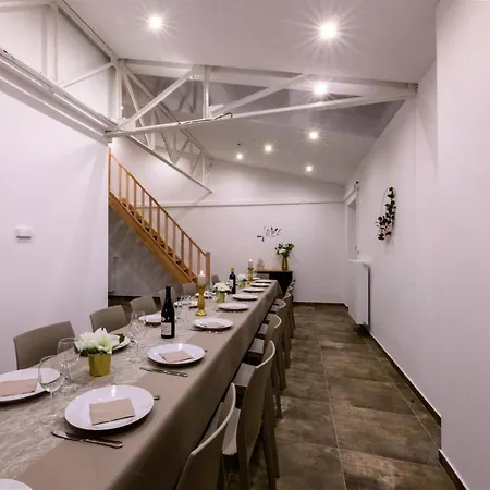 Zythogite, 23 Personnes, 9 Chambres, 6 Salles De Bain, Bbq, Jacuzzi, Jardin, Billard Feriehus *