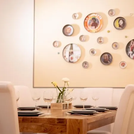 Zythogite, 23 Personnes, 9 Chambres, 6 Salles De Bain, Bbq, Jacuzzi, Jardin, Billard