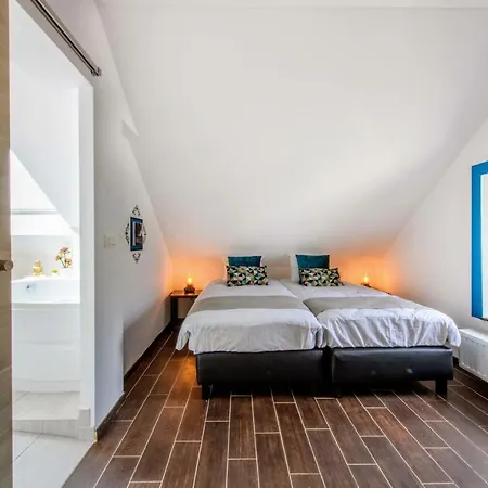 Zythogite, 23 Personnes, 9 Chambres, 6 Salles De Bain, Bbq, Jacuzzi, Jardin, Billard 펜션 *