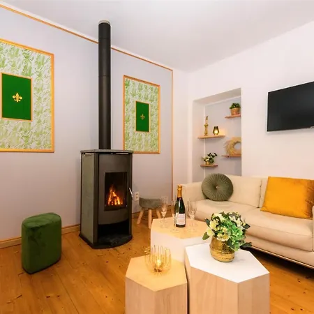 Feriehus Zythogite, 23 Personnes, 9 Chambres, 6 Salles De Bain, Bbq, Jacuzzi, Jardin, Billard