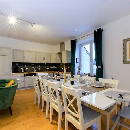 Zythogite, 23 Personnes, 9 Chambres, 6 Salles De Bain, Bbq, Jacuzzi, Jardin, Billard