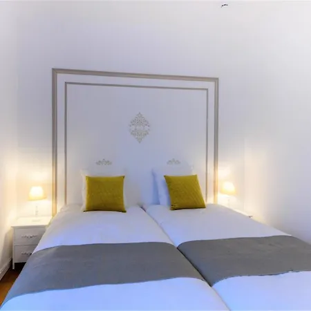 Zythogite, 23 Personnes, 9 Chambres, 6 Salles De Bain, Bbq, Jacuzzi, Jardin, Billard *