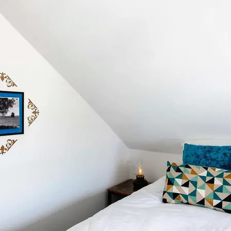 Zythogite, 23 Personnes, 9 Chambres, 6 Salles De Bain, Bbq, Jacuzzi, Jardin, Billard Feriehus Tintigny