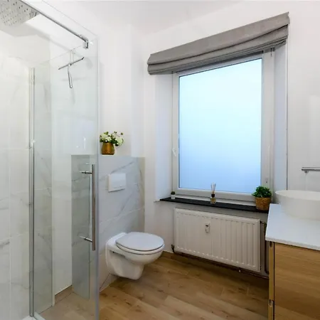 Zythogite, 23 Personnes, 9 Chambres, 6 Salles De Bain, Bbq, Jacuzzi, Jardin, Billard Feriehus Tintigny