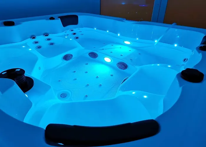 Zythogite, 23 Personnes, 9 Chambres, 6 Salles De Bain, Bbq, Jacuzzi, Jardin, Billard Dom wakacyjny *