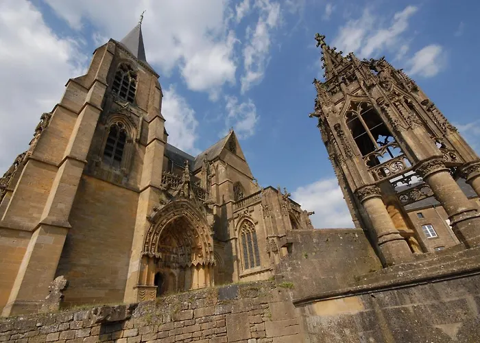 Zythogite, 23 Personnes, 9 Chambres, 6 Salles De Bain, Bbq, Jacuzzi, Jardin, Billard * Tintigny