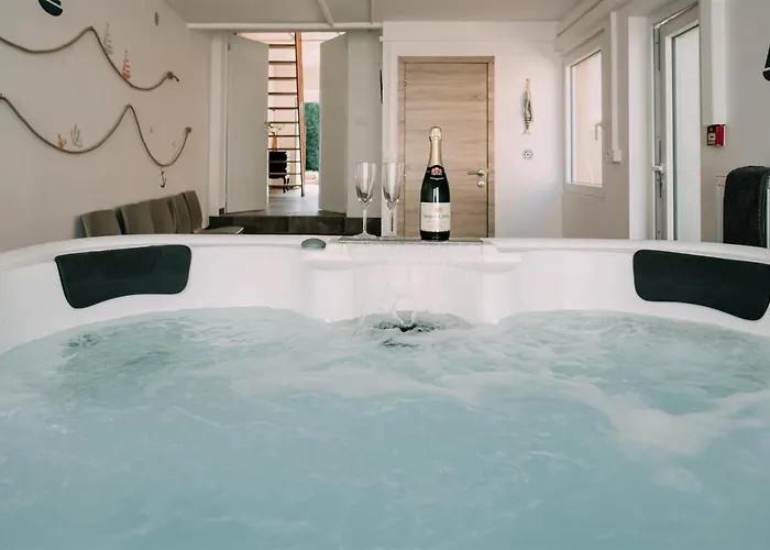 Zythogite, 23 Personnes, 9 Chambres, 6 Salles De Bain, Bbq, Jacuzzi, Jardin, Billard Dom wakacyjny *