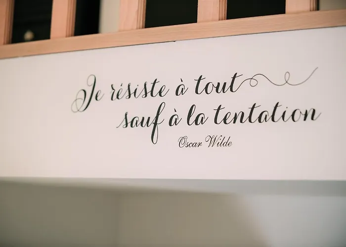 Zythogite, 23 Personnes, 9 Chambres, 6 Salles De Bain, Bbq, Jacuzzi, Jardin, Billard Tintigny