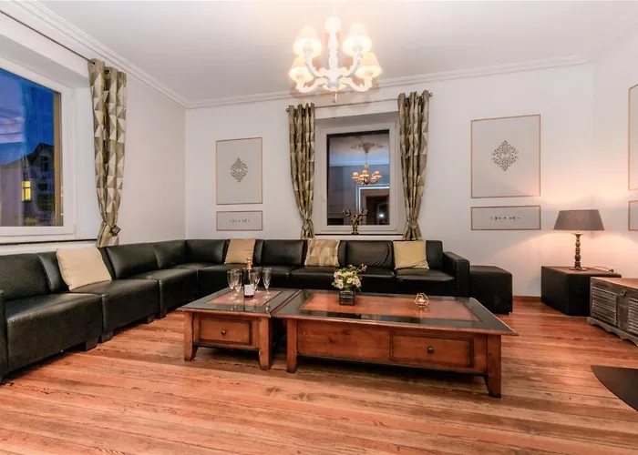 Dom wakacyjny Zythogite, 23 Personnes, 9 Chambres, 6 Salles De Bain, Bbq, Jacuzzi, Jardin, Billard *