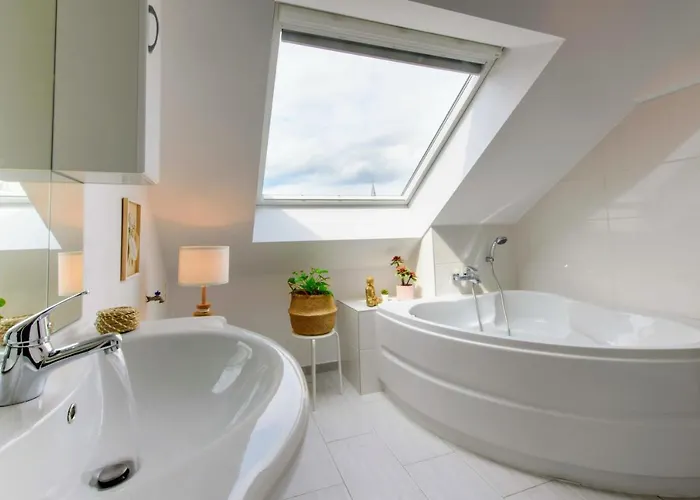 Zythogite, 23 Personnes, 9 Chambres, 6 Salles De Bain, Bbq, Jacuzzi, Jardin, Billard *