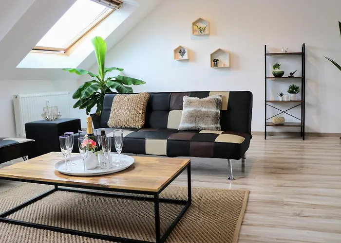 Сasa de vacaciones Zythogite, 23 Personnes, 9 Chambres, 6 Salles De Bain, Bbq, Jacuzzi, Jardin, Billard *