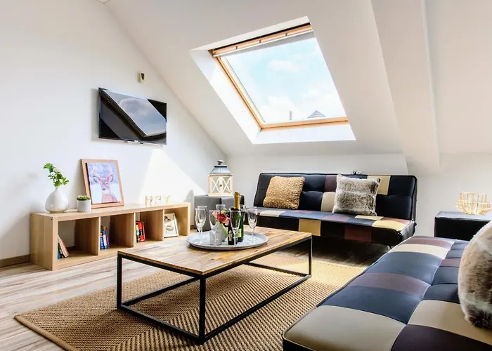 Zythogite, 23 Personnes, 9 Chambres, 6 Salles De Bain, Bbq, Jacuzzi, Jardin, Billard *