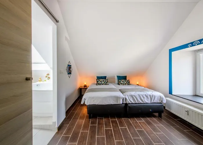 Zythogite, 23 Personnes, 9 Chambres, 6 Salles De Bain, Bbq, Jacuzzi, Jardin, Billard Сasa de vacaciones *