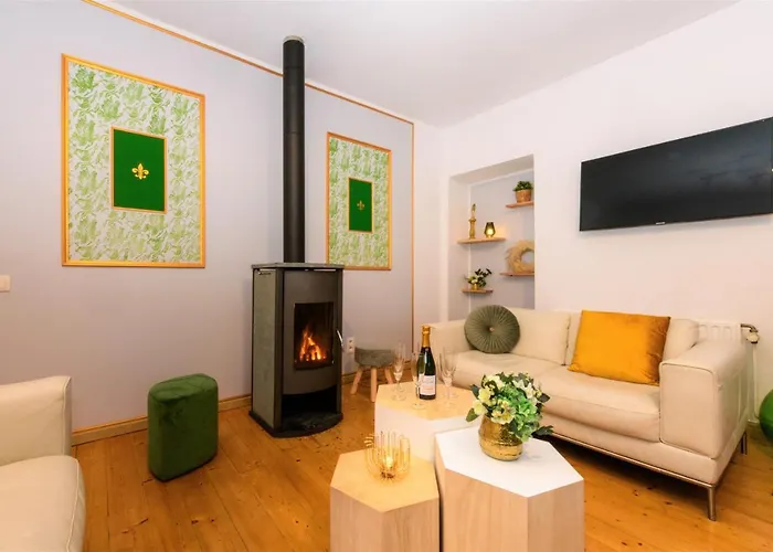 Dom wakacyjny Zythogite, 23 Personnes, 9 Chambres, 6 Salles De Bain, Bbq, Jacuzzi, Jardin, Billard