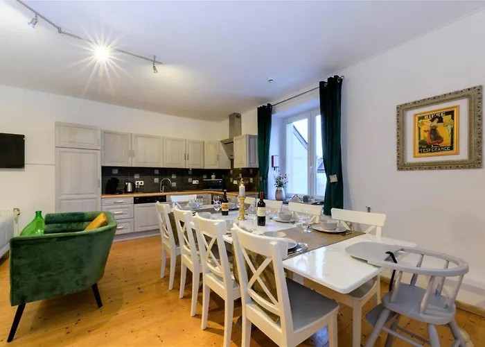 Zythogite, 23 Personnes, 9 Chambres, 6 Salles De Bain, Bbq, Jacuzzi, Jardin, Billard