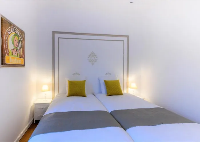 Zythogite, 23 Personnes, 9 Chambres, 6 Salles De Bain, Bbq, Jacuzzi, Jardin, Billard *