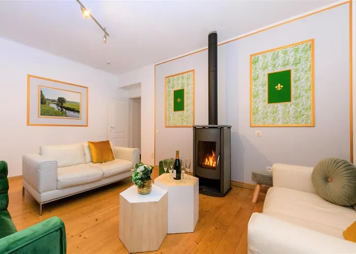 Zythogite, 23 Personnes, 9 Chambres, 6 Salles De Bain, Bbq, Jacuzzi, Jardin, Billard Dom wakacyjny Tintigny