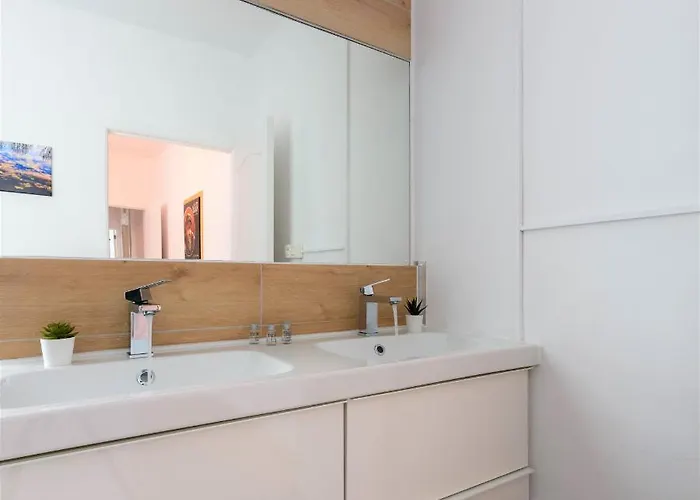 Zythogite, 23 Personnes, 9 Chambres, 6 Salles De Bain, Bbq, Jacuzzi, Jardin, Billard *