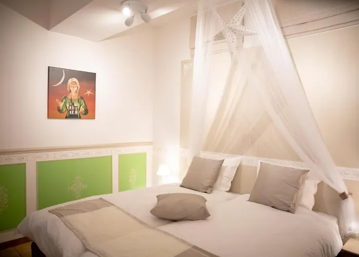 Zythogite, 23 Personnes, 9 Chambres, 6 Salles De Bain, Bbq, Jacuzzi, Jardin, Billard