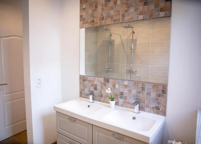 Zythogite, 23 Personnes, 9 Chambres, 6 Salles De Bain, Bbq, Jacuzzi, Jardin, Billard Dom wakacyjny *